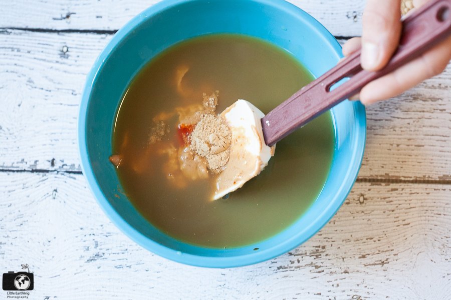 You must try this quick and easy Crockpot Peanut Chicken recipe! Only 6 ingredients!